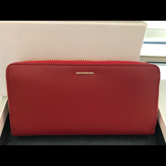 hugo boss zip around wallet